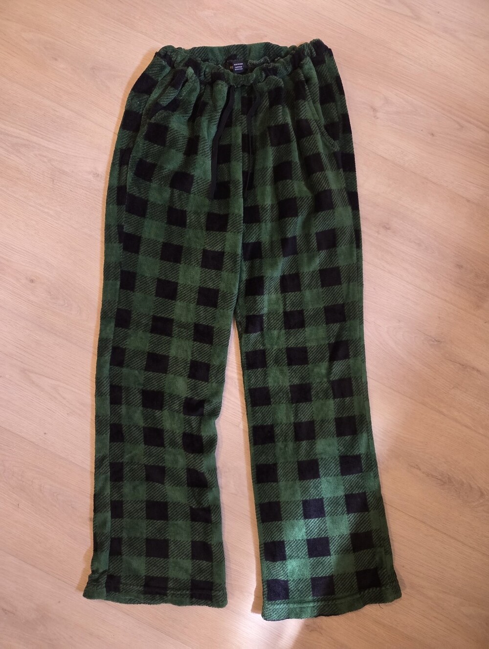 FOREVER 21 | Green And Black Plaid Polar Fleece Pajama Bottoms
